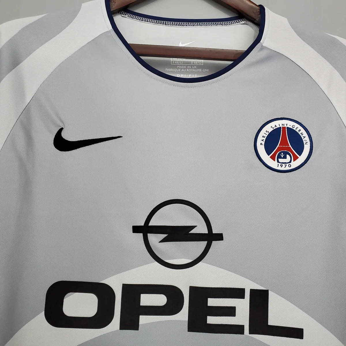 Retro 01/02 PSG Jersey
