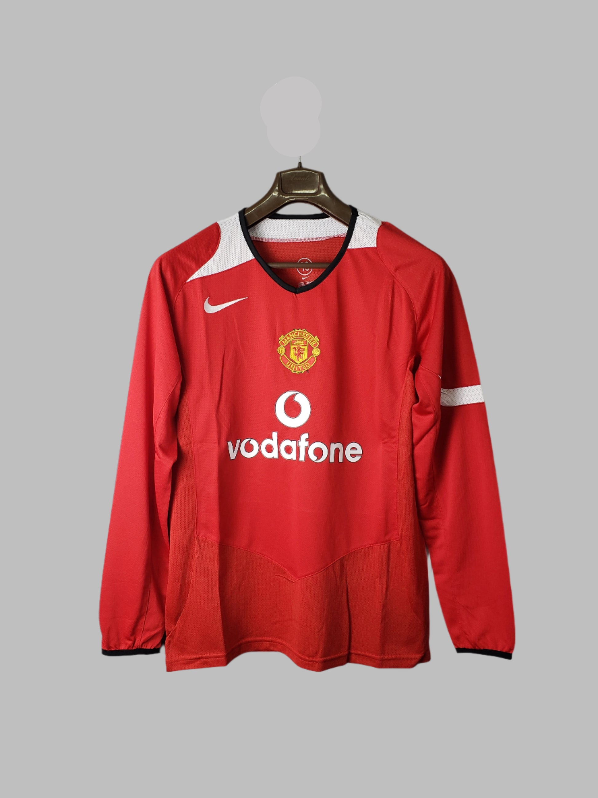 05/ Retro Long Sleeve Manchester United Home Jersey